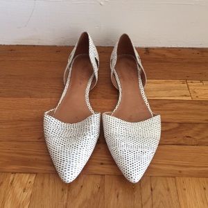 Point toe flats!